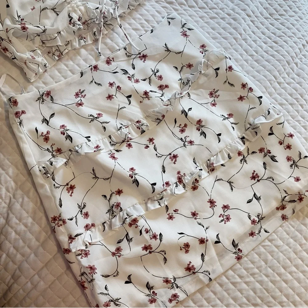 NWOT SHEIN White Floral Two Piece Set Size L - Picture 3 of 10